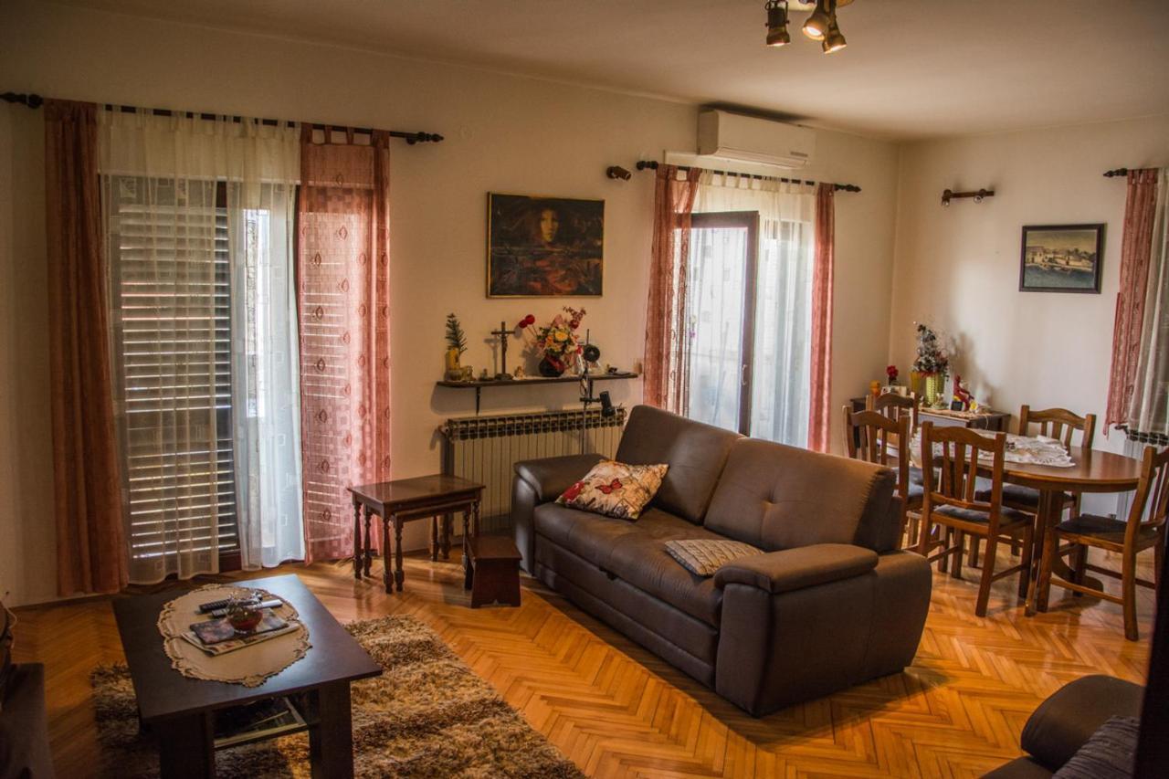 Apartman Zvjezda Biograd Na Moru Bagian luar foto